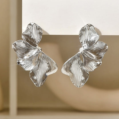 Elegant Ginkgo Leaves Half Flower Stud Earrings for Women Design Sense Gold Color Petals Piercing Earrings Ladies Jewelry