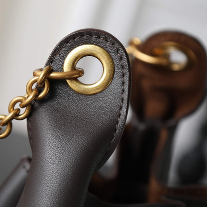 2025 Bolsa de Ombro Feminina de Alta Qualidade Famosa Marca Nova Bolsa de Mão de Couro Genuíno Carteira de Corrente Dourada de Designer de Luxo Feminina