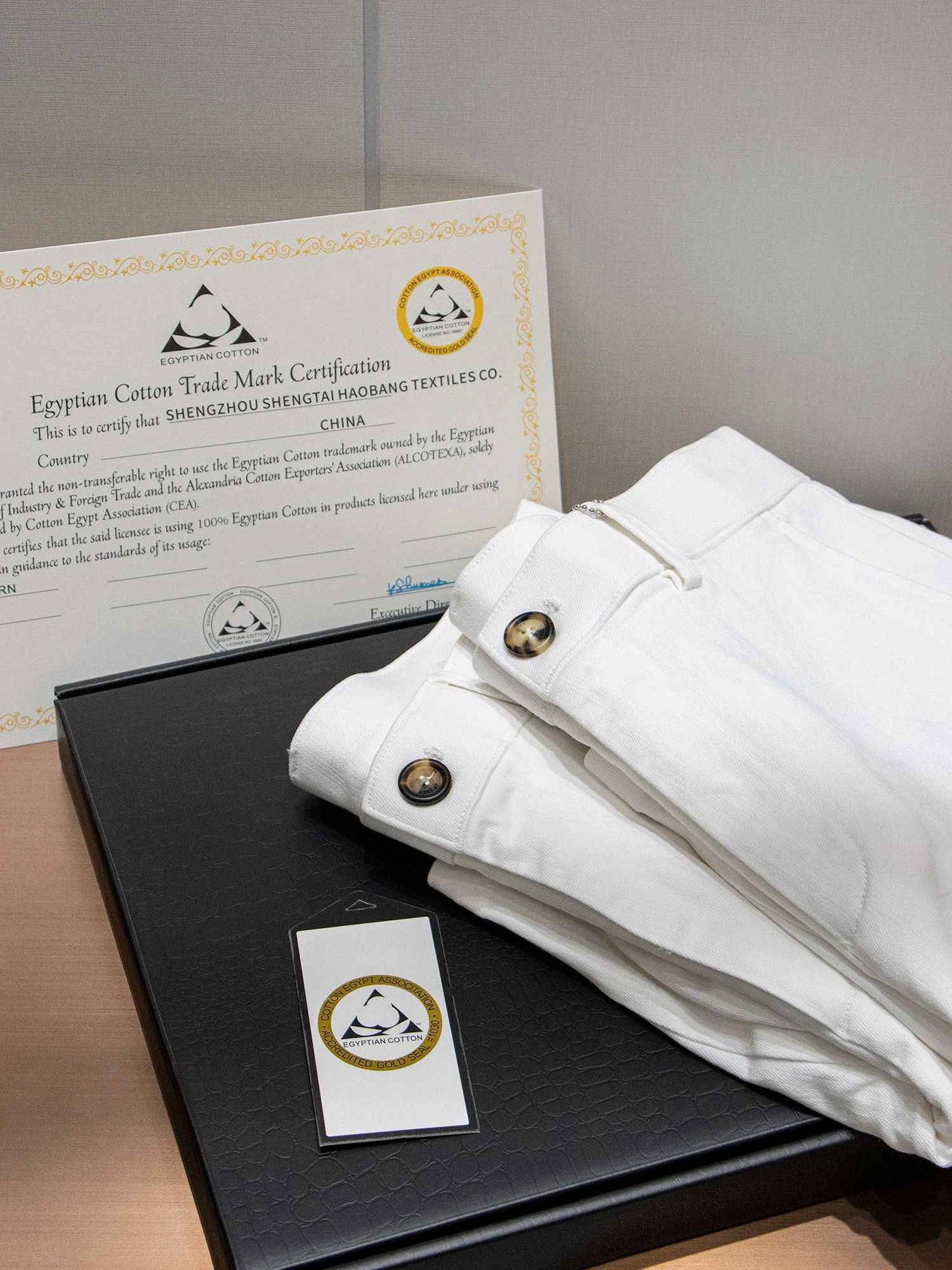 BC Elastic, comfortable and breathable summer men's versatile casual loose white shorts