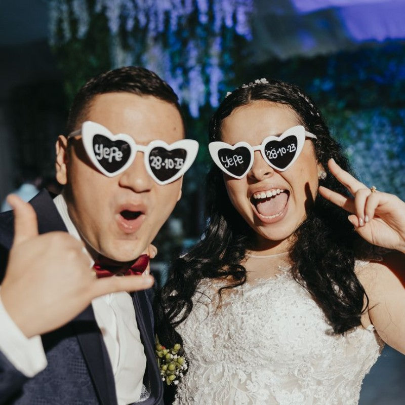 100-10Pcs DIY Wedding Sunglasses Personalised Heart Sunglasses with Pen Bachelorette Party Glasses Bridesmaid Gifts for Guests