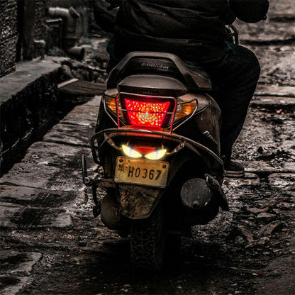 1 Par Luz de Placa de Moto Lanterna Traseira Modificada Lâmpada de Atmosfera Decorativa LED Olho de Diabo Strobo Luzes Únicas 12V Universal