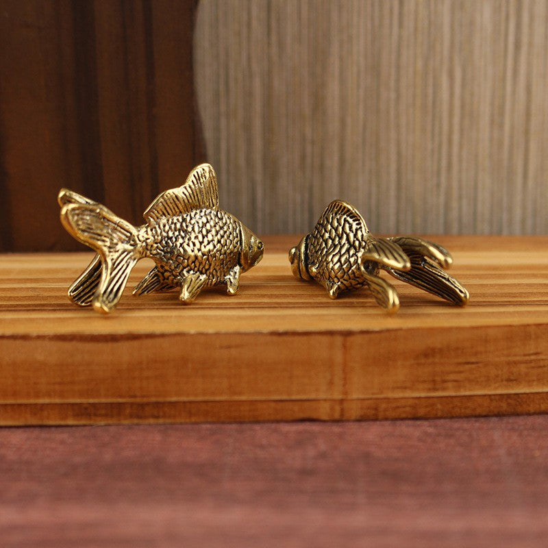 Brass Goldfish Statue Ancient Lifelike Goldfish Figurines Elegant Exquisite Lucky Charm Animal Sculpture Halloween