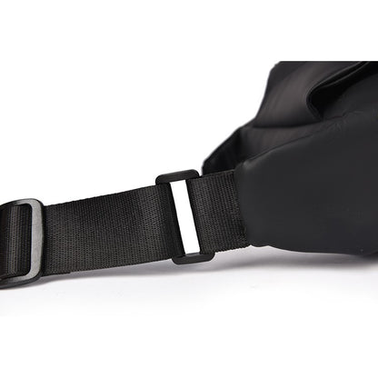 1 piece of minimalist messenger bag, Mailman bag, adjustable shoulder strap, zipper closed, fade resistant, durable for daily co