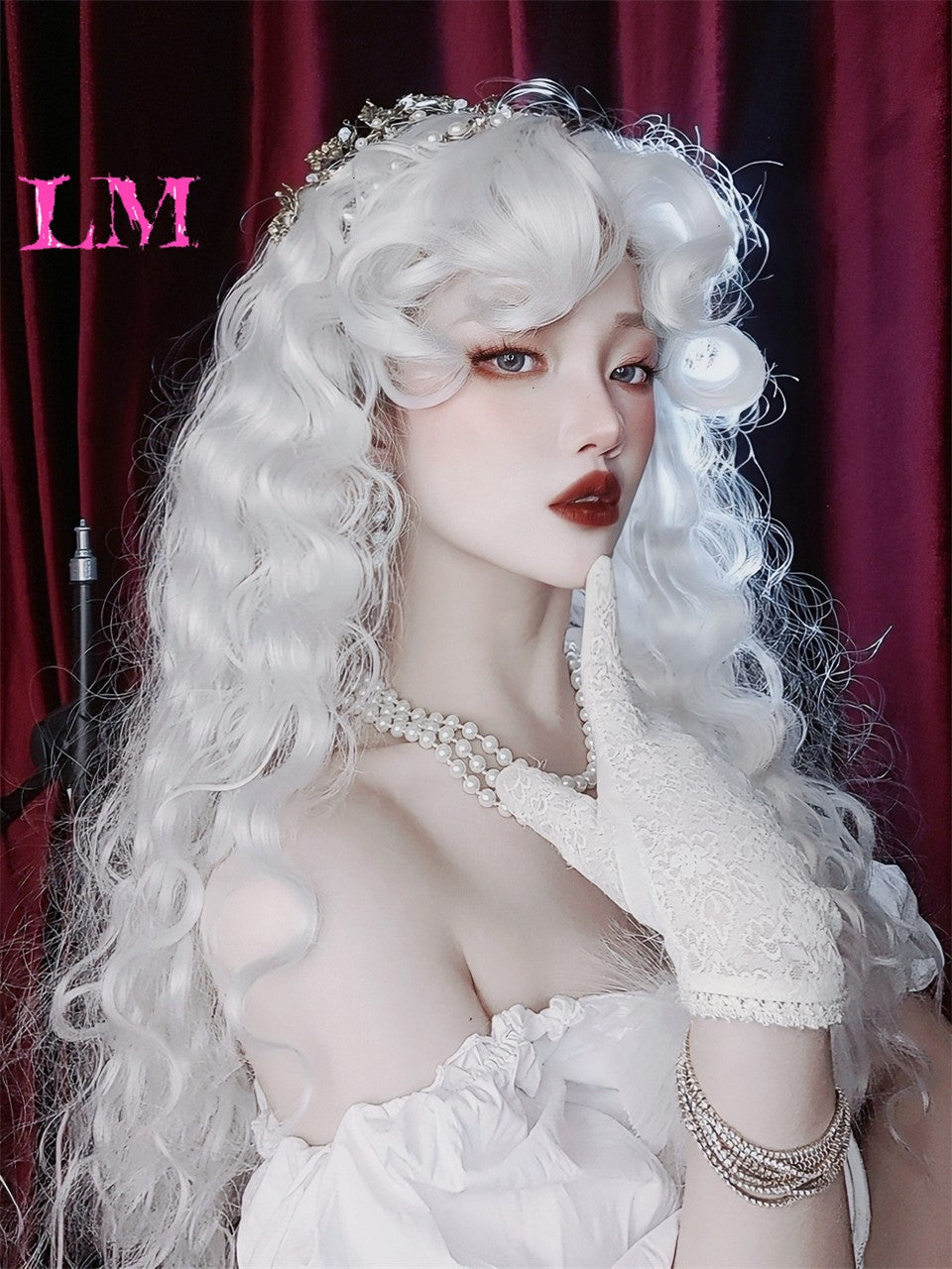 LM? Peruca de cosplay branca ombre de ondas corporais longas, perucas sintéticas resistentes ao calor, perucas Lolita naturais de parte média para mulheresW