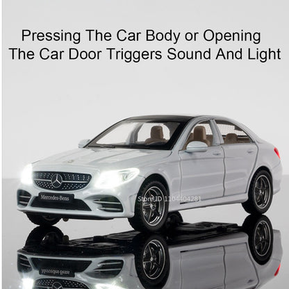 1:32 C260L E300L Carro de Brinquedo em Miniatura de Liga Fundida, 6 Portas Abertas, Luz e Som, Fricção, Pneus de Borracha, Veículo para Crianças de Presente