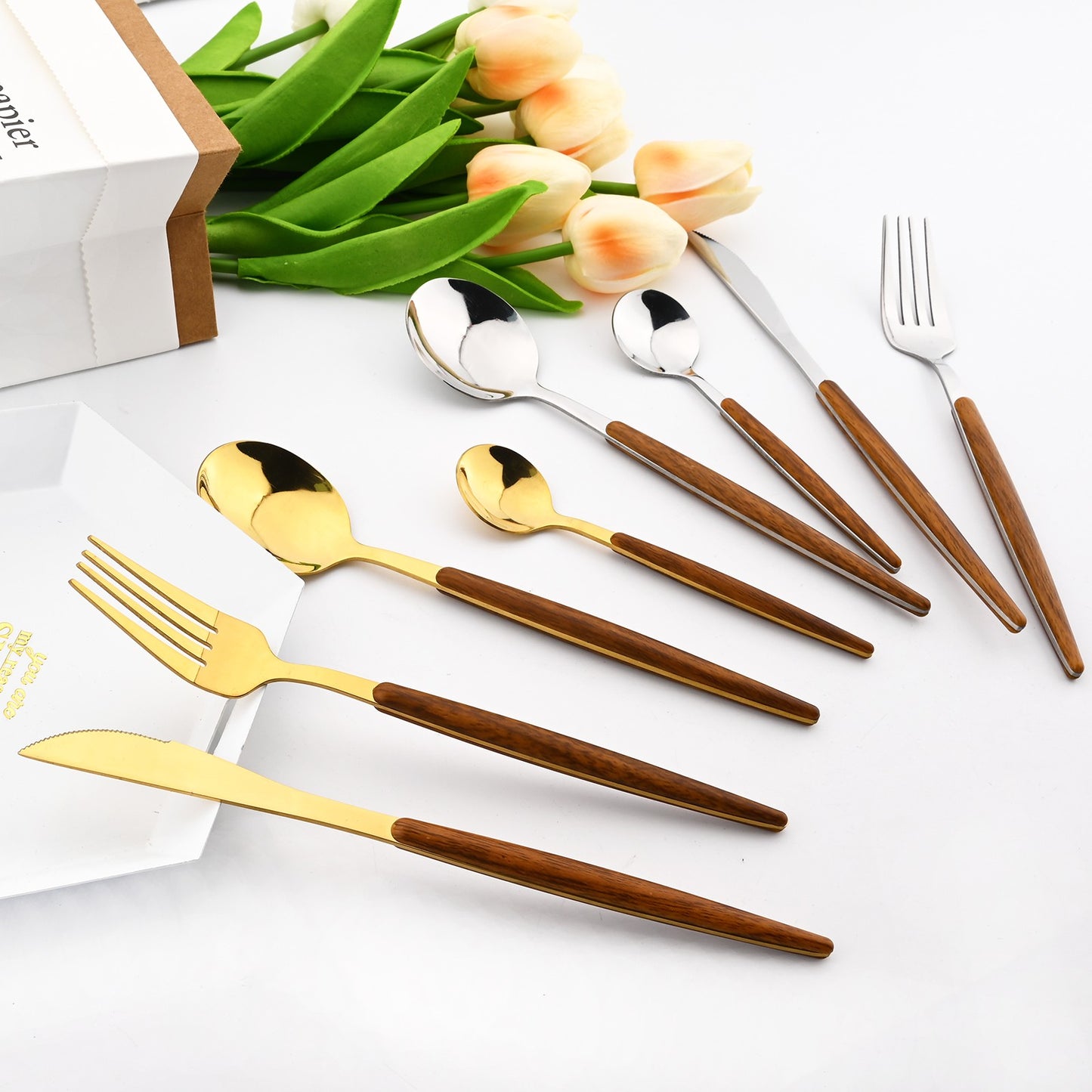 Drmfiy 24 Peças Talheres Marrons Prateados de Aço Inoxidável Imitação Cabo de Madeira Prateado Faca Colher Garfo Conjunto de Talheres Utensílios de Mesa