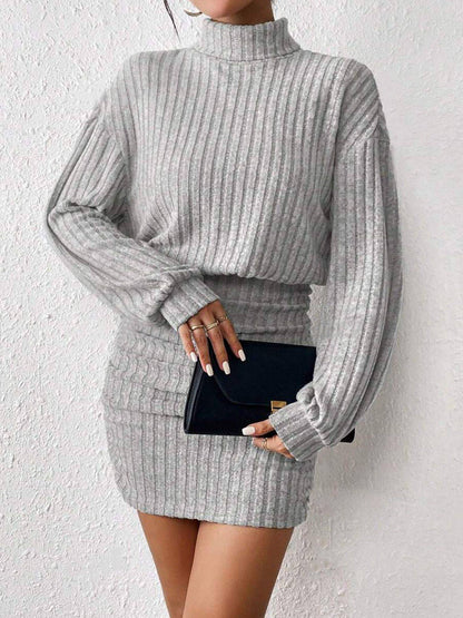 The new autumn style of the tight-fitting long-sleeved high-neck striped knitted sexy dress