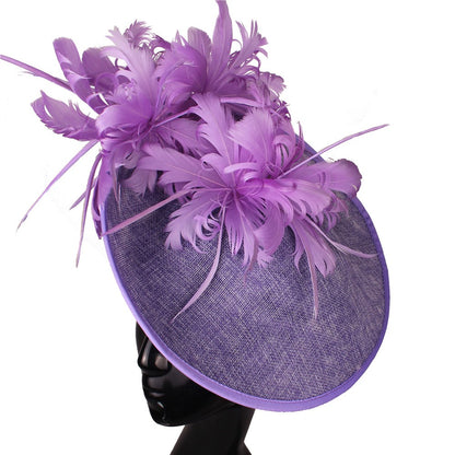 Bonés Cinzentos Millinery Com Acessórios de Tiara Imitação Sinamay Chapéu Derby de Coquetel Feminino Fascinadores de Cabelo de Noiva com Pena Chique