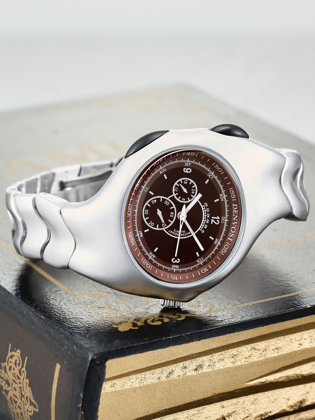 Alien Twist Original Watch Distorted Y2K Watch Men quartz watch Fashion Trendy Retro Watch  Sports Niche Personality Design